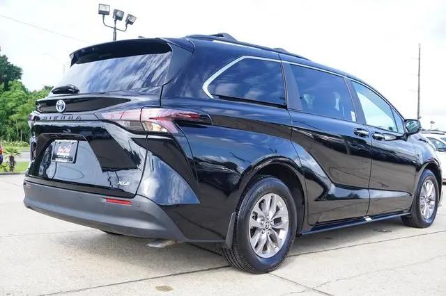 2025 Toyota Sienna XLE