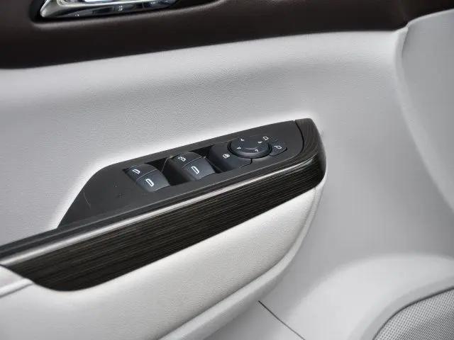 2017 GMC Acadia SLT-2