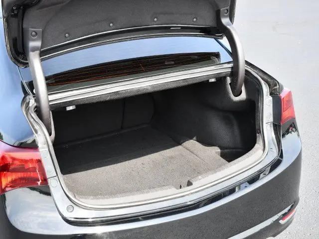 2017 Acura TLX w/Technology Package