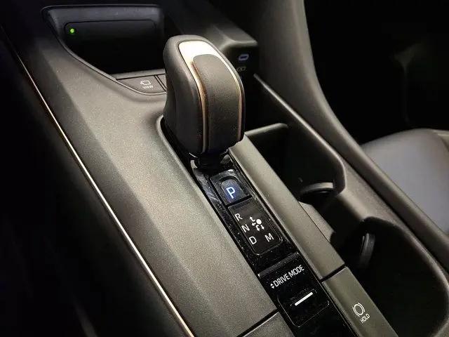 2023 Toyota Crown Platinum