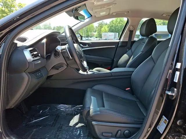 2025 Genesis G70 2.5T RWD
