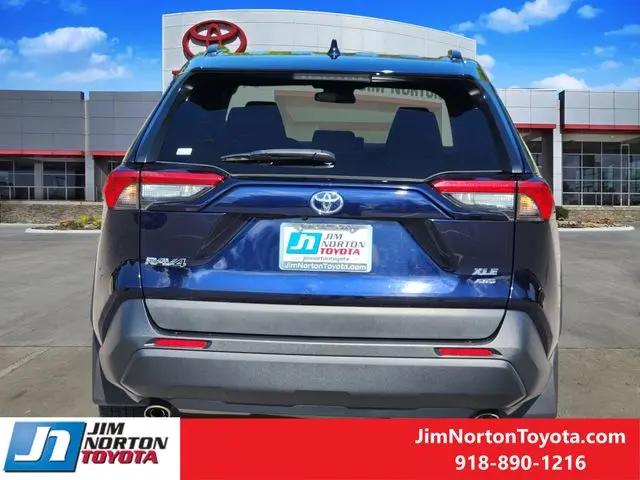 2022 Toyota RAV4 XLE