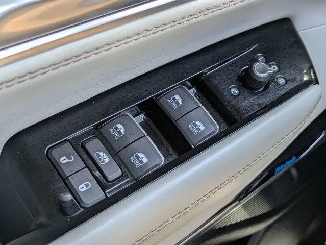 2023 Jeep Grand Wagoneer L 4x4