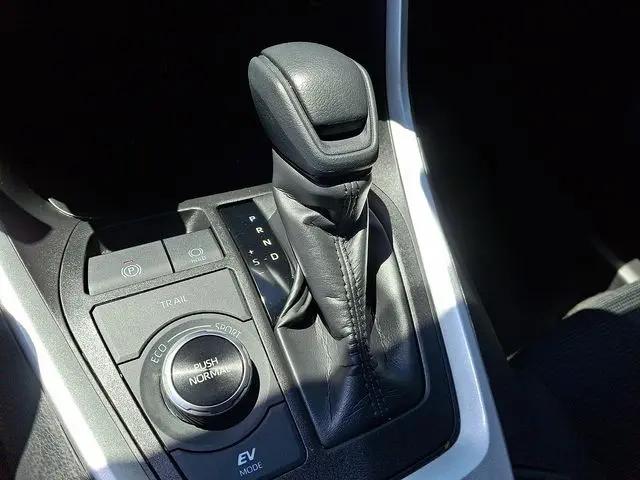 2023 Toyota RAV4 Hybrid LE