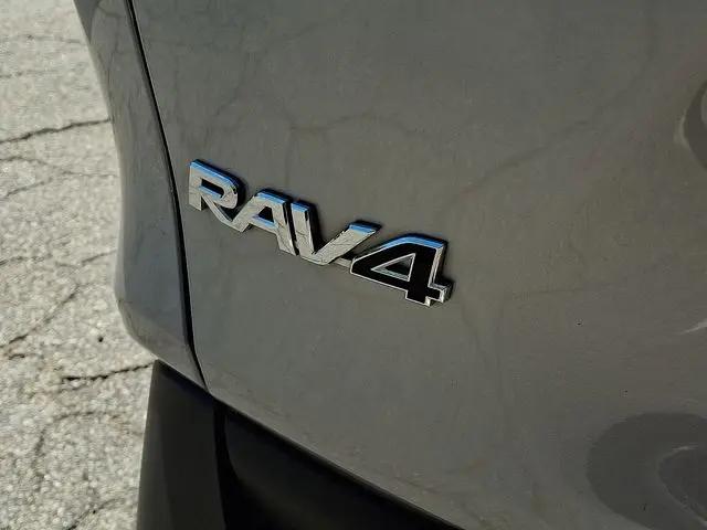 2023 Toyota RAV4 Hybrid LE