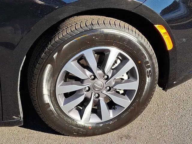 2024 Chrysler Pacifica Hybrid Select