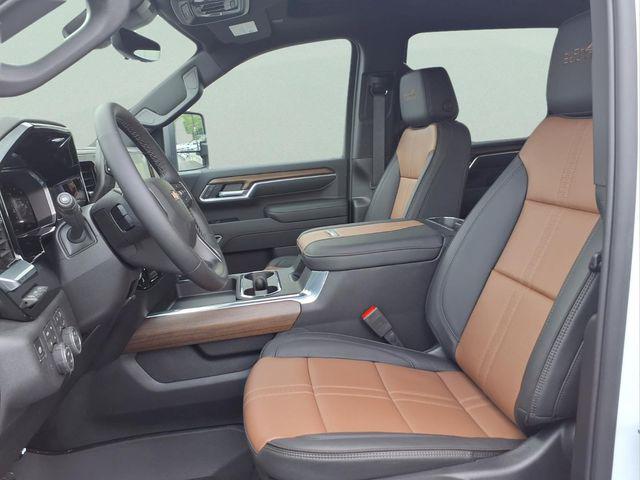 2026 Chevrolet Silverado 3500HD Crew Cab, Standard Bed, High Country, 4WD