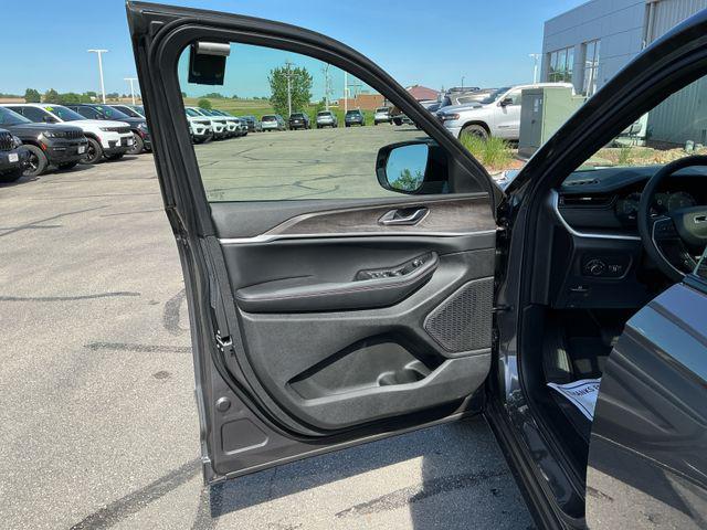 2026 Jeep Grand Cherokee L Altitude 4x4