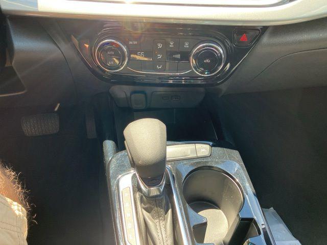 2025 Chevrolet Trax FWD LT
