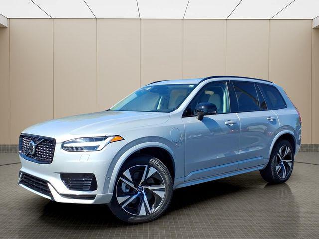 2023 Volvo XC90 Recharge T8 Plus Dark Theme 7-Seater
