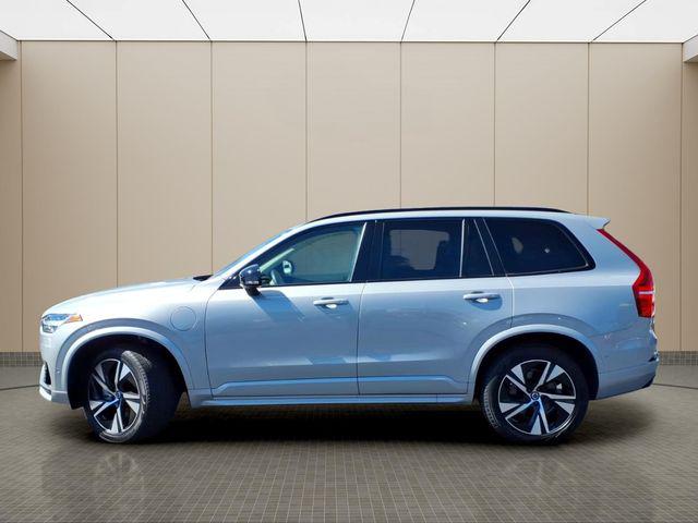 2023 Volvo XC90 Recharge T8 Plus Dark Theme 7-Seater