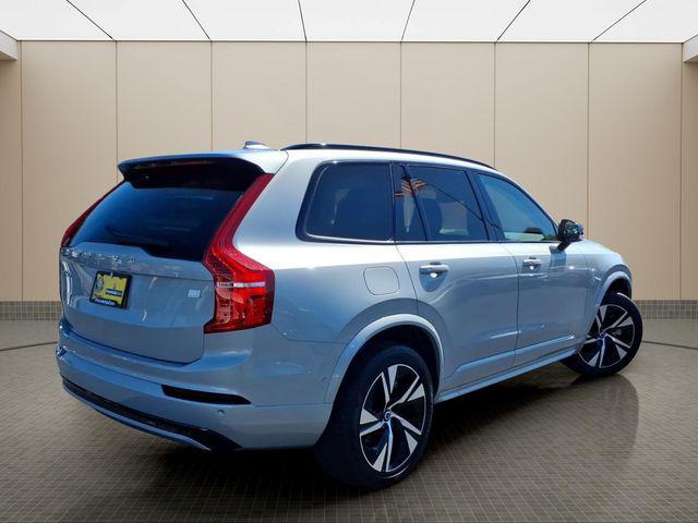 2023 Volvo XC90 Recharge T8 Plus Dark Theme 7-Seater