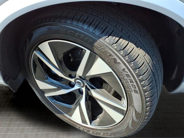 2023 Volvo XC90 Recharge T8 Plus Dark Theme 7-Seater