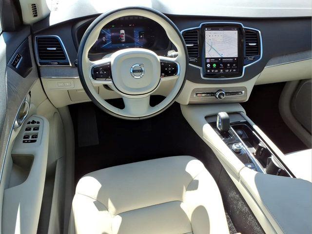 2023 Volvo XC90 Recharge T8 Plus Dark Theme 7-Seater