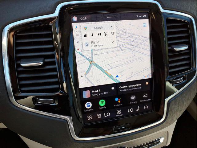 2023 Volvo XC90 Recharge T8 Plus Dark Theme 7-Seater