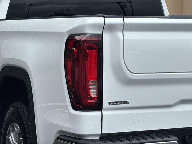 2025 GMC Sierra 1500 2WD Crew Cab Short Box SLT