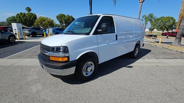 2026 Chevrolet Express Cargo Van 2500 Regular Wheelbase, WT, RWD
