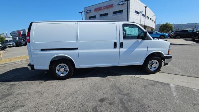 2026 Chevrolet Express Cargo Van 2500 Regular Wheelbase, WT, RWD