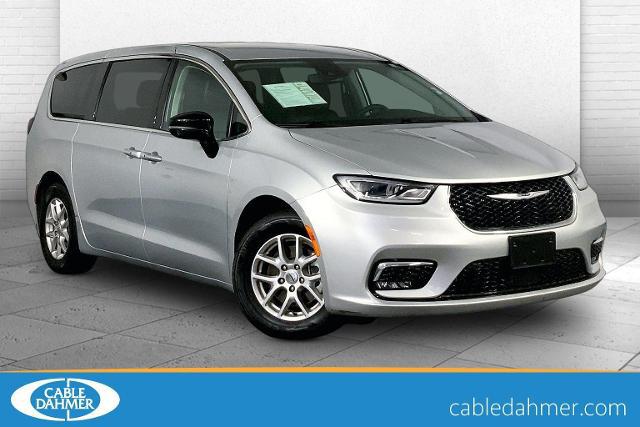 2024 Chrysler Pacifica Touring L for sale in Kansas City, MO