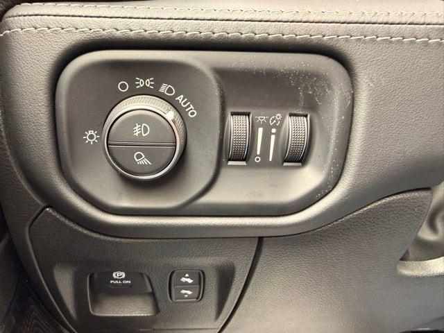 2024 Ram 1500 Limited Crew Cab 4x4 57 Box
