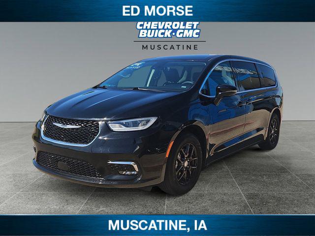 2024 Chrysler Pacifica Touring L for sale in Muscatine, IA