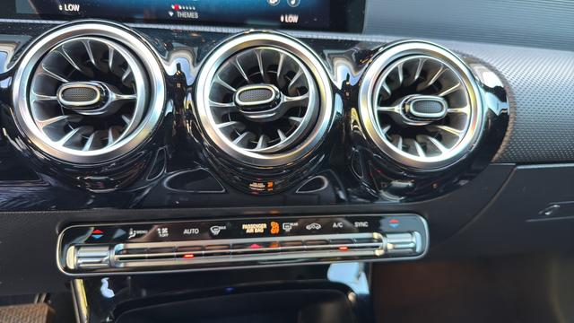 2022 Mercedes-Benz A 220 A 220