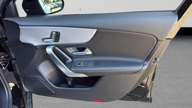 2022 Mercedes-Benz A 220 A 220