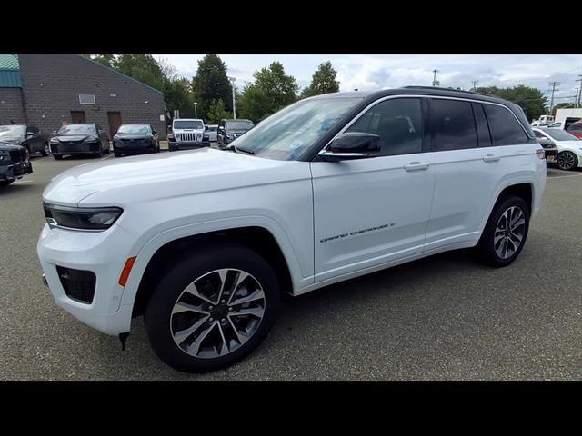 2024 Jeep Grand Cherokee Overland - Photo 4