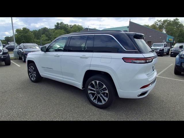 2024 Jeep Grand Cherokee Overland - Photo 6