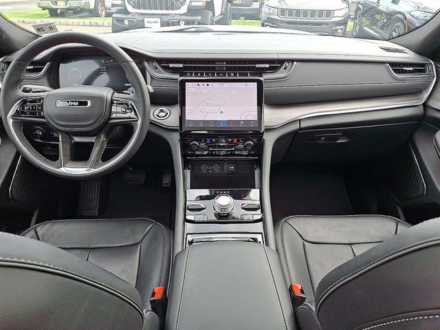 2024 Jeep Grand Cherokee Overland - Photo 10