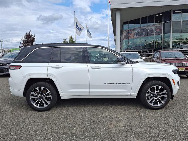 2024 Jeep Grand Cherokee Overland - Photo 32