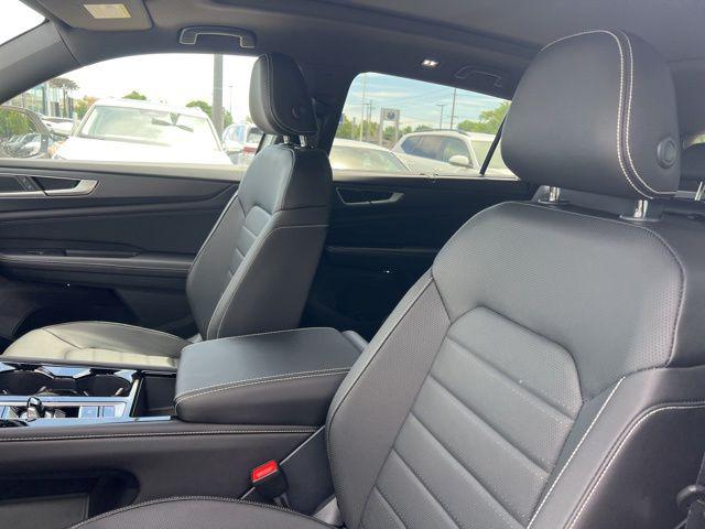 2026 Volkswagen Atlas Cross Sport SEL R-Line Black
