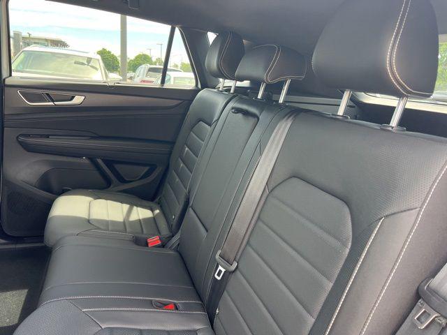 2026 Volkswagen Atlas Cross Sport SEL R-Line Black