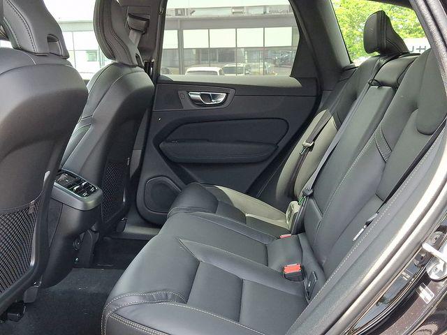 2026 Volvo XC60 B5 Ultra Black Edition