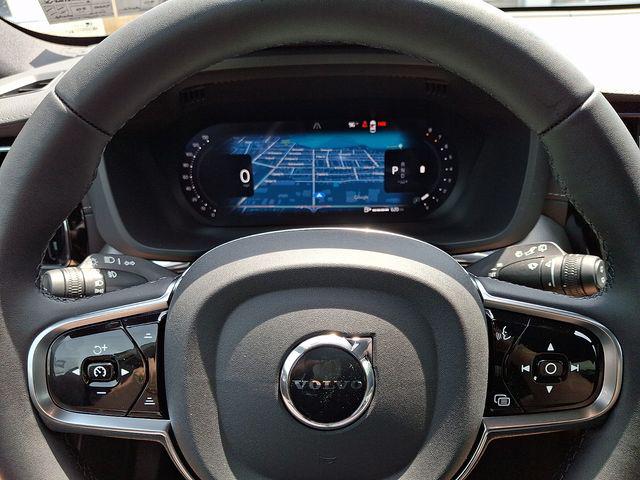 2026 Volvo XC60 B5 Ultra Black Edition