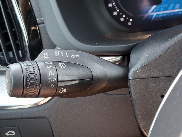 2026 Volvo XC60 B5 Ultra Black Edition