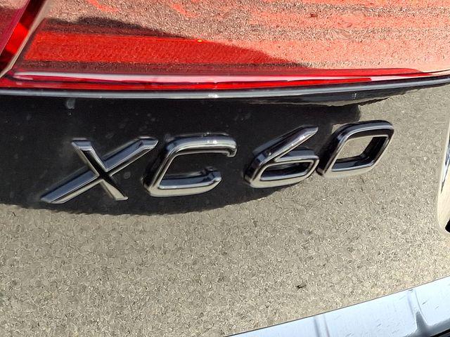 2026 Volvo XC60 B5 Ultra Black Edition