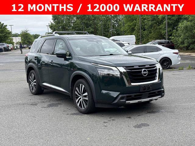 2023 Nissan Pathfinder Platinum 4WD's photo