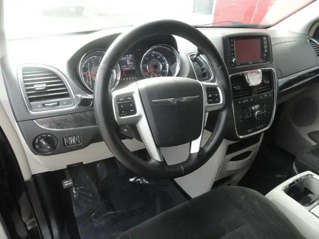 2012 Chrysler Town & Country Touring
