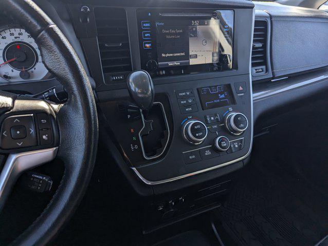 2015 Toyota Sienna SE Premium 8 Passenger