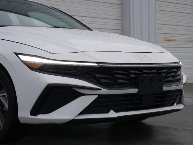 2025 Hyundai Elantra Hybrid Limited