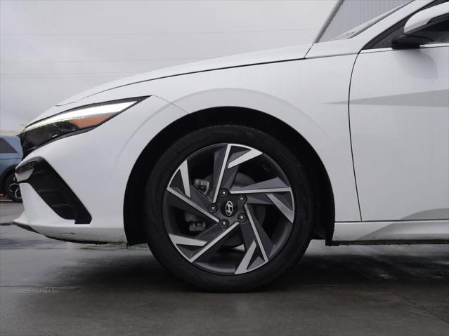 2025 Hyundai Elantra Hybrid Limited