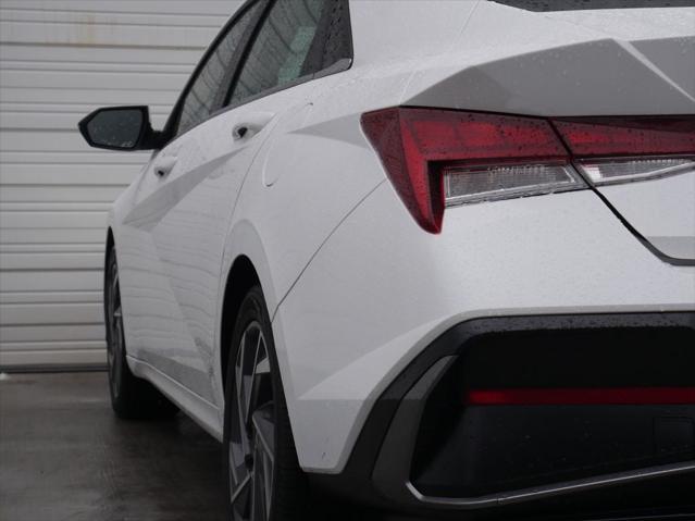 2025 Hyundai Elantra Hybrid Limited
