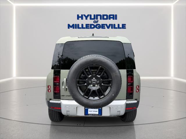 2025 Land Rover Defender 110 P300