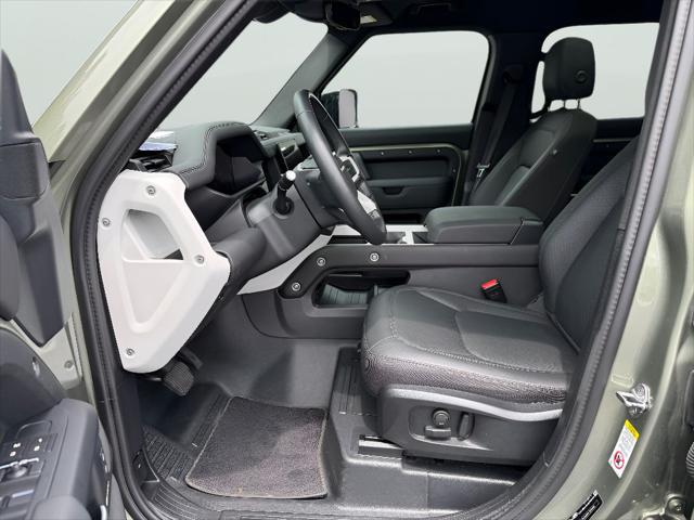 2025 Land Rover Defender 110 P300