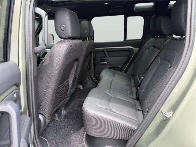 2025 Land Rover Defender 110 P300