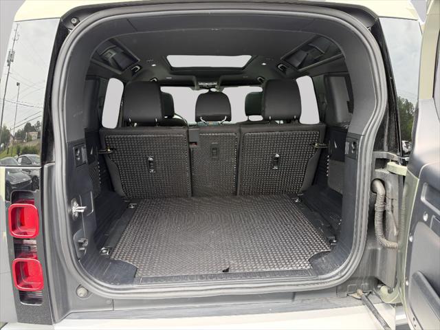 2025 Land Rover Defender 110 P300