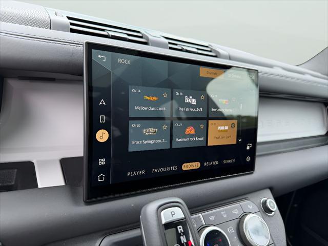 2025 Land Rover Defender 110 P300