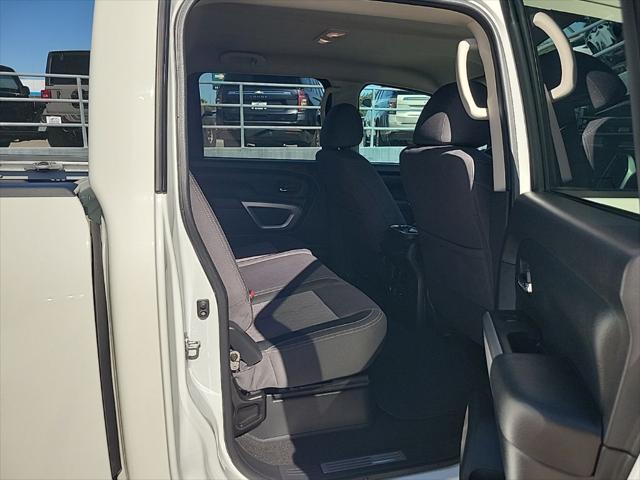 2024 Nissan Titan Crew Cab SV 4x2