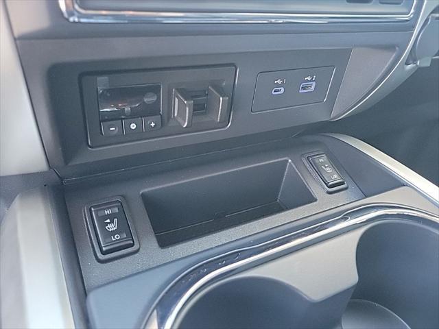 2024 Nissan Titan Crew Cab SV 4x2